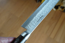 Charger l&#39;image dans la galerie, CH010 - Couteau Japonais Nakiri martellé Zenpou  - Lame de 16.5cm en acier au carbone Aogami Super , manche en rouge (bourgogne)
