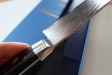 Charger l&#39;image dans la galerie, CY105 - Couteau Japonais Santoku damas 33 couches Minamoto - Lame de 18cm en acier Vg10