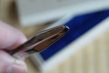 Charger l&#39;image dans la galerie, DK002 Pince à épiler forgée à la main en forme de gourde 90mm Kurata Seisakujo