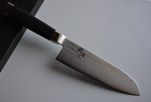 Charger l&#39;image dans la galerie, CS007 Couteau Japonais Santoku damas 33 couches Sekimagoroku - Lame de 16.5cm en acier Vg10